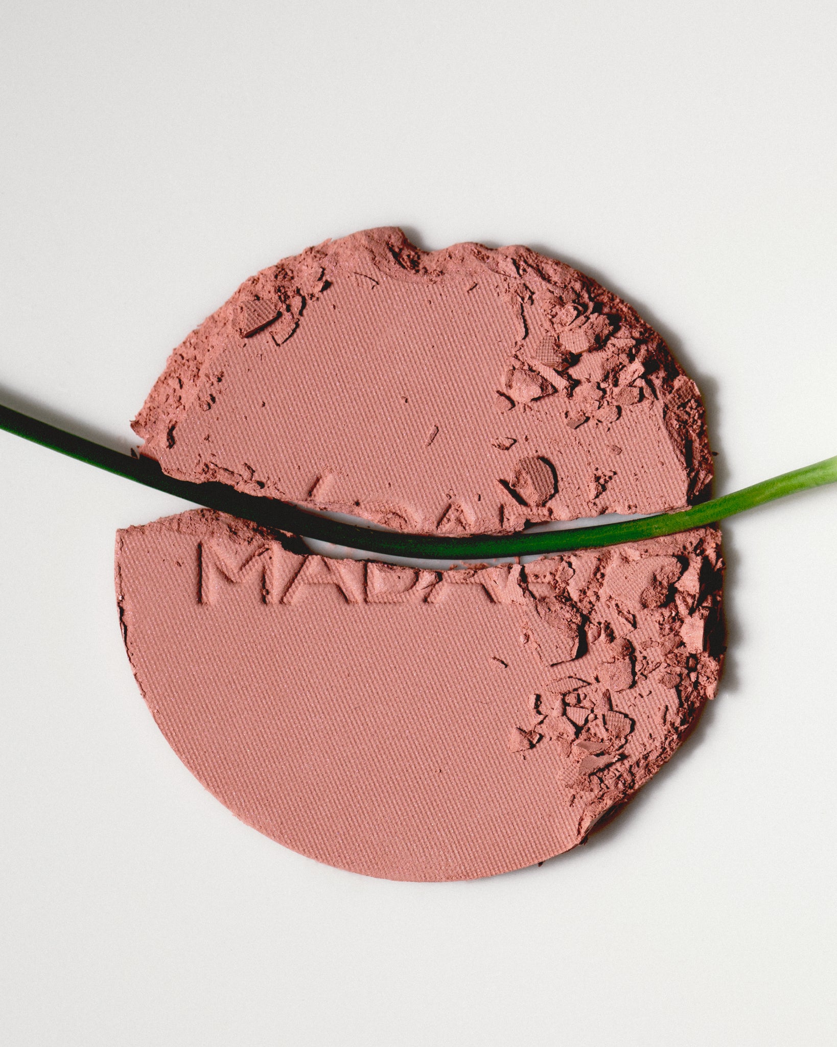 Texture close-up of MÁDARA Organic Skincare bare blossom blush A6822 �swatch demonstrates consistency and finish.